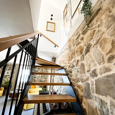 Old House * Brela